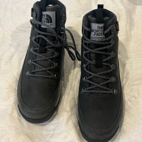 New The North Face Back To Berkeley Boots DryVent Waterproof - Picture 1 of 7